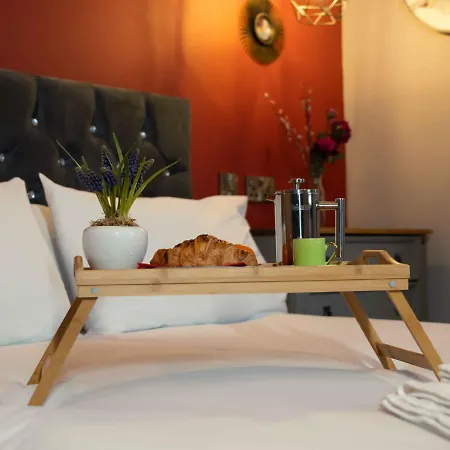 Pass The Keys Amazing, Newly Renovated 5bedroom House Sleeps 10 *