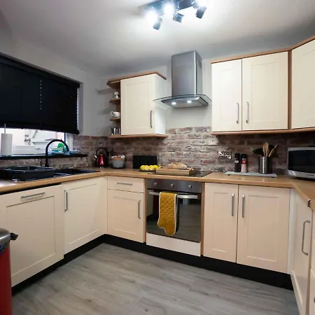 Holiday home Pass The Keys Amazing, Newly Renovated 5bedroom House Sleeps 10 *