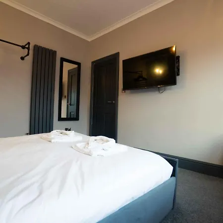 Pass The Keys Amazing, Newly Renovated 5bedroom House Sleeps 10