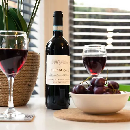 Pass The Keys Amazing, Newly Renovated 5bedroom House Sleeps 10 Holiday home Scarborough