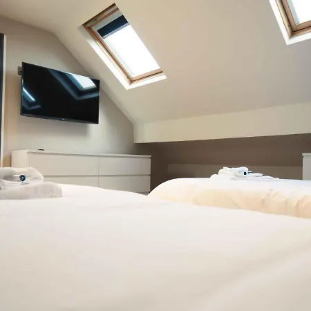 Pass The Keys Amazing, Newly Renovated 5bedroom House Sleeps 10